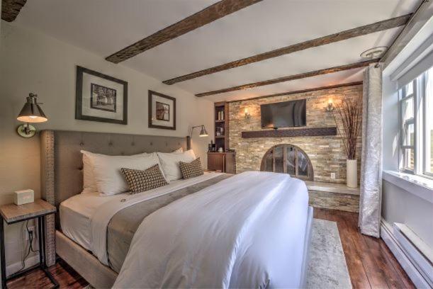 Auberge Sous L'Edredon B&B Saint-Sauveur Ngoại thất bức ảnh